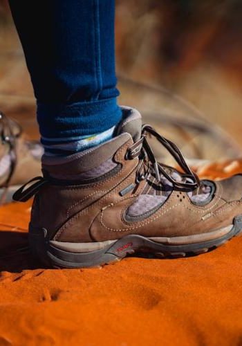 photo 1537284238258 df6a868a27dfcropentropycstinysrgbfitmaxfmjpgixidM3wxNDA1NTd8MHwxfHNlYXJjaHw4NHx8dHJla2tpbmclMjBhZGlkYXMlMjBjb21iYXQlMjBib290c3xlbnwxfDB8fHwxNzU2NTY1Njg2fDAixlibrb 4.1.0q80w1080