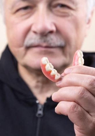 photo 1612283105368 36468f634599cropentropycstinysrgbfitmaxfmjpgixidMnwxNDA1NTd8MHwxfHNlYXJjaHw5Nnx8ZGVudGlzdHxlbnwxfDB8fHwxNjY5NDg3NjE2ixlibrb 4.0.3q80w1080