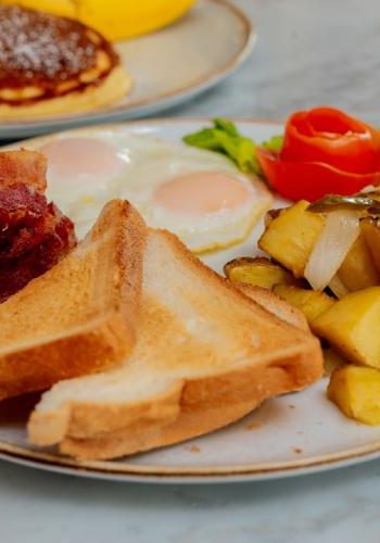 photo 1617462440943 5737959462d2cropentropycstinysrgbfitmaxfmjpgixidMnwxNDA1NTd8MHwxfHNlYXJjaHwyMHx8YnVzaW5lc3MlMjBob3RlbHxlbnwxfDB8fHwxNjYxMjc5ODg3ixlibrb 1.2.1q80w1080